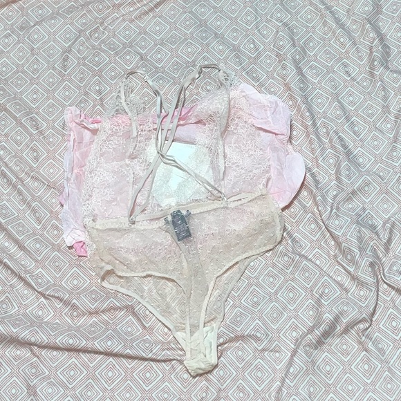 Very Sexy’s Onesie Lingerie - Picture 4 of 4